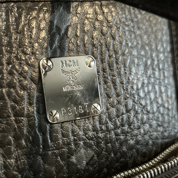 **SOLD** MCM Anya Top Zip Shopper in Visetos - Picture 8 of 12